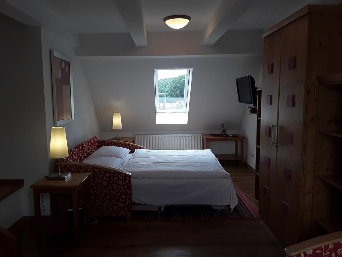 Отель Landgasthof "Zur Post" Koenigstein  Экстерьер фото